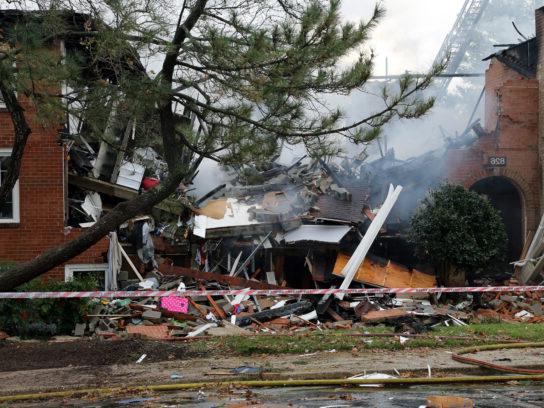 盖瑟斯堡公寓在2022年11月16日发生火灾和爆炸后的照片